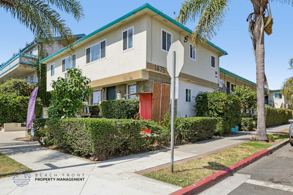 1475 Pine Ave. property